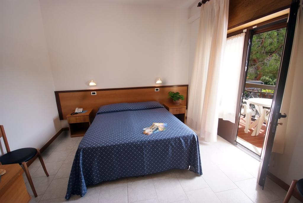 Hotel Lilly Marina di Campo Exterior photo