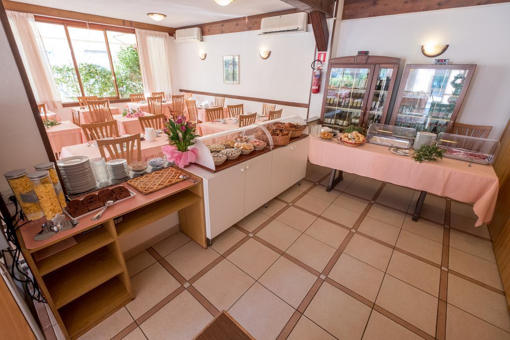 Hotel Lilly Marina di Campo Exterior photo